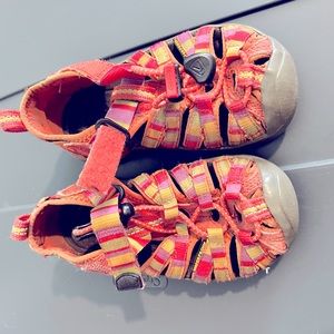 9c Keen Newport water/Hiking shoes